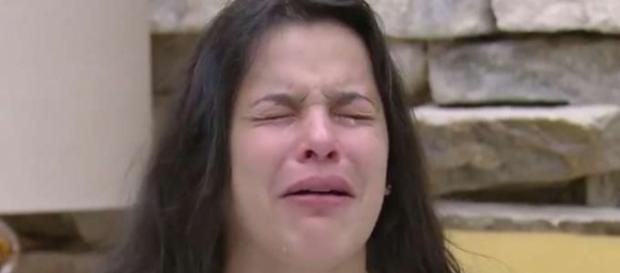 Emilly defende Marcos e grava recado para ele, após expulsão do BBB 17 (Foto: Reprodução) Emilly defende Marcos e grava recado para ele, após expulsão do BBB 17 (Foto: Reprodução)