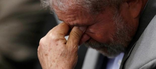 Ex-presidente Lula tentou angariar apoio da empreiteira Odebrecht para os negócios de seu filho Luís Cláudio Ex-presidente Lula tentou angariar apoio da empreiteira Odebrecht para os negócios de seu filho Luís Cláudio
