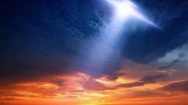 Black 'Miles-Long' Triangle UFO Detected Moving Across The Moon ... - inquisitr.com