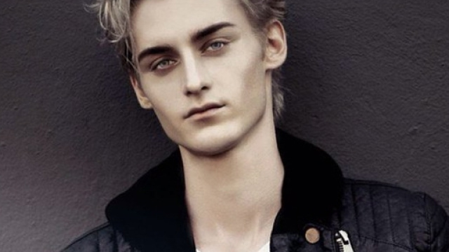 Il cantante e YouTuber Luca Chikovani