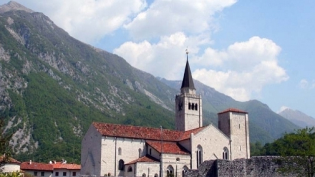 Venzone (Udine) è il Borgo più bello d'Italia (Borgo dei Borghi) 2017