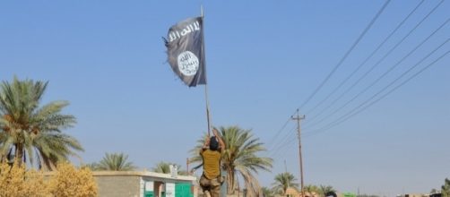 Bomba sganciata da Donald Trump su base Isis in Afghanistan
