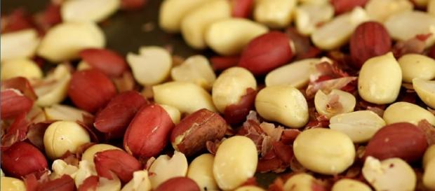 Além de ser um ótimo aliado na perda de peso, uso do amendoim pode ajudar na prevenção de problemas como obesidade e diabetes Além de ser um ótimo aliado na perda de peso, uso do amendoim pode ajudar na prevenção de problemas como obesidade e diabetes