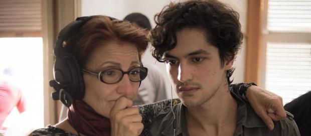 Cássia Kis e Gabriel Leone em Os Dias Eram Assim Cássia Kis e Gabriel Leone em Os Dias Eram Assim