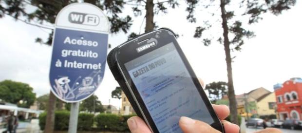 Conecte-se apenas em redes Wi-Fi confiáveis Conecte-se apenas em redes Wi-Fi confiáveis