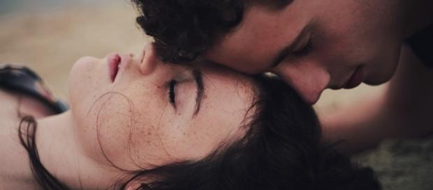 Atitudes que reforçam os laços em um relacionamento Atitudes que reforçam os laços em um relacionamento