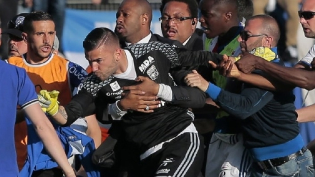 le match Bastia-Lyon arrêté suite aux incidents ...
