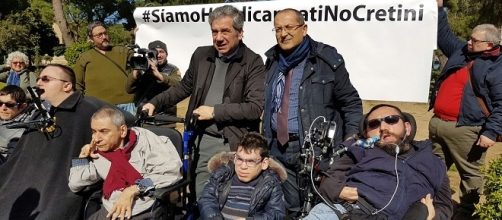 La protesta dei disabili siciliani contro il presidente della Regione Sicilia Crocetta