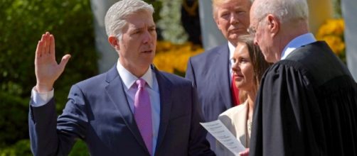 Neil Gorsuch sworn in as US Supreme Court justice | TRT World - trtworld.com