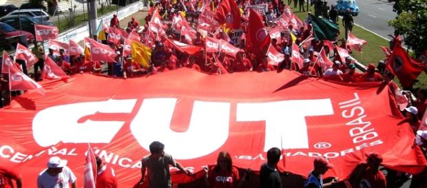 CUT é acusada de chantagear Odebrecht CUT é acusada de chantagear Odebrecht