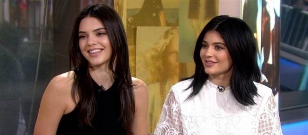 Did Kendall Jenner just hint that Kylie Jenner has done something to her face? (via Blasting News library) Did Kendall Jenner just hint that Kylie Jenner has done something to her face? (via Blasting News library)