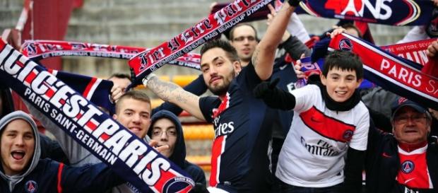 Foot PSG - Le PSG à New York, les supporters se régalent - Ligue 1 ... - foot01.com Foot PSG - Le PSG à New York, les supporters se régalent - Ligue 1 ... - foot01.com