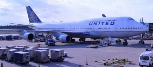http://www.sudouest.fr/2017/03/27/united-airlines-bloque-des-filles-en-leggings-tempete-sur-twitter-3313179-5166.php http://www.sudouest.fr/2017/03/27/united-airlines-bloque-des-filles-en-leggings-tempete-sur-twitter-3313179-5166.php