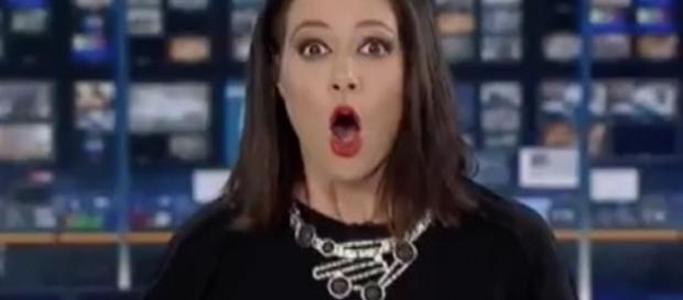 Jornalista Natasha Exelby é afastada de TV, após "susto" ao vivo Jornalista Natasha Exelby é afastada de TV, após "susto" ao vivo