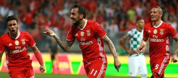 O SL Benfica procura segurar a liderança da Liga NOS frente ao Marítimo O SL Benfica procura segurar a liderança da Liga NOS frente ao Marítimo