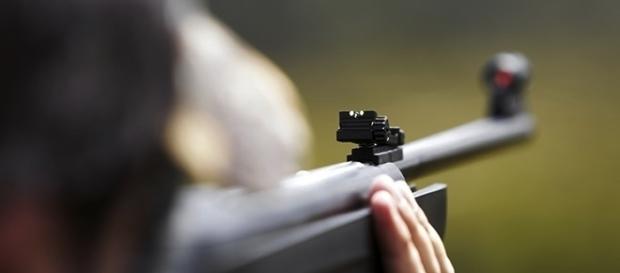 Os irmãos estariam a brincar com a arma em casa Os irmãos estariam a brincar com a arma em casa
