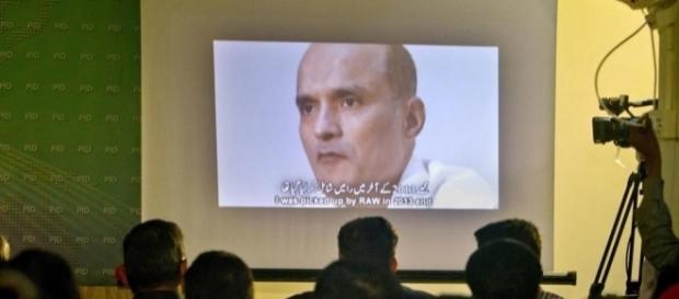 Right thing to do': How Pakistan media reacted to 'spy' Kulbhushan Right thing to do': How Pakistan media reacted to 'spy' Kulbhushan