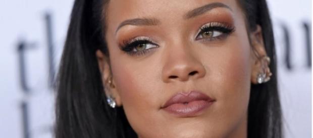 Rihanna é um ícone de beleza no mundo artístico Rihanna é um ícone de beleza no mundo artístico