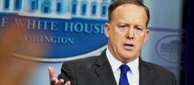 Sean Spicer apologies - Photo: Blasting News Library - nytimes.com Sean Spicer apologies - Photo: Blasting News Library - nytimes.com