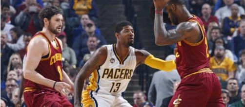 Paul George and LeBron James begin their playoffs battle on Saturday. [Image via Blasting News image library/inquisitr.com]