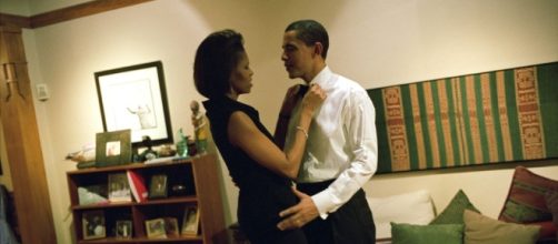 Barack and Michelle Obama vacation fun lost in translation? Photo: Blasting News Library - harpersbazaar.com