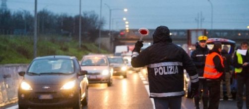 Bologna, scooter travolto da auto: guidatore ubriaco