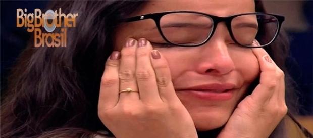 Conta telefônica de fã, coloca campeã Emilly em piada Conta telefônica de fã, coloca campeã Emilly em piada