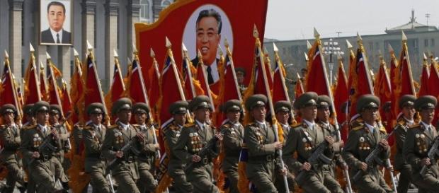 Défilé militaire en Corée du nord - lemonde.fr Défilé militaire en Corée du nord - lemonde.fr