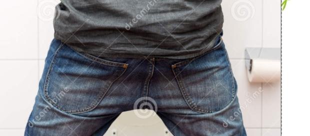 Homem urinando. Imagem: Reprodução/Google. Homem urinando. Imagem: Reprodução/Google.