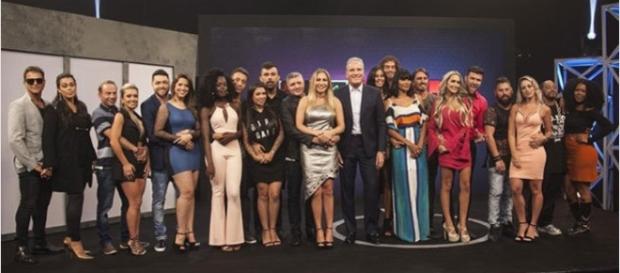Roberto Justus continua no comando do 'Power Couple Brasil', que estreia nesta segunda-feira Roberto Justus continua no comando do 'Power Couple Brasil', que estreia nesta segunda-feira