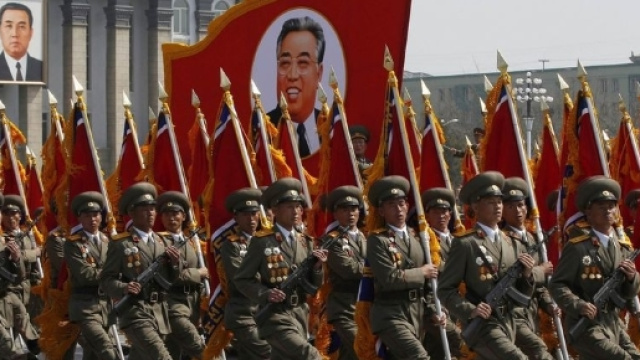 Défilé militaire en Corée du nord - lemonde.fr