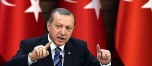 Erdogan alle elezioni presidenziali turche odierne