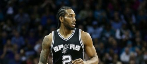 Kawhi Leonard scored 32 points to lead the Spurs to a Game 1 victory on Saturday night. [Image via Blasting News image library/inquisitr.com]