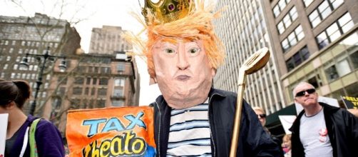 Protesters march against Trump on Tax Day | Daily Mail Online - dailymail.co.uk