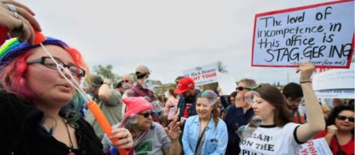 Tax Day demonstrators demand Trump release tax returns | The Salt ... - sltrib.com