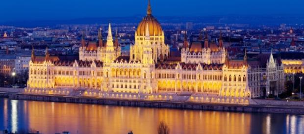Lo splendido Parlamento di Budapest Lo splendido Parlamento di Budapest
