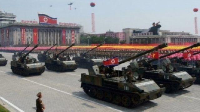 Pyongyang, un momento dell'imponente parata per l'anniversario della nascita del 'padre della patria', Kim Il-sung