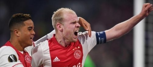 Ajax 2 Schalke 0: Everton target Davy Klassen gives Amsterdam ... - thesun.co.uk