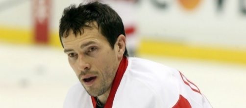 Ex-Red Wing Pavel Datsyuk raises the cup -- after winning KHL finals - yahoo.com