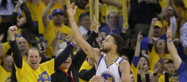 Durant shines in Golden State playoff debut - theintelligencer.com Durant shines in Golden State playoff debut - theintelligencer.com