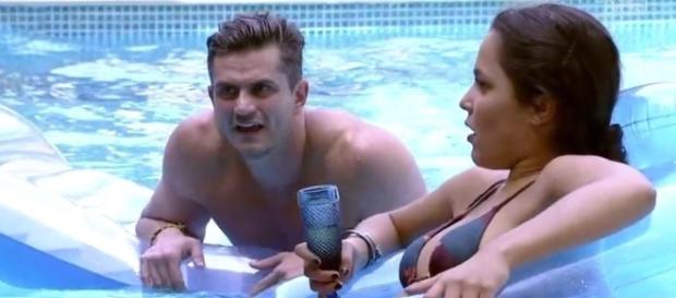 Emilly e Marcos ainda não se encontraram depois do programa. Emilly e Marcos ainda não se encontraram depois do programa.