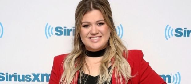 Kelly Clarkson accused of child abuse for giving her child Nutella - toofab.com Kelly Clarkson accused of child abuse for giving her child Nutella - toofab.com