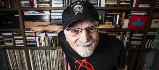 Kid Vinil tem 62 anos e sofre de diabetes Kid Vinil tem 62 anos e sofre de diabetes