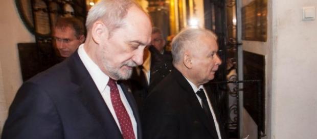 Kościół zaczyna separować się od PiS Kościół zaczyna separować się od PiS