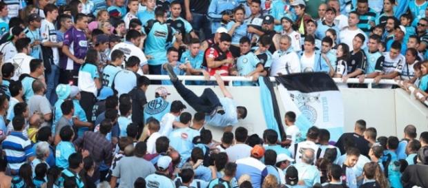 Muere hincha de Belgrano arrojado al vacío y los culpables ... - publimetro.cl Muere hincha de Belgrano arrojado al vacío y los culpables ... - publimetro.cl