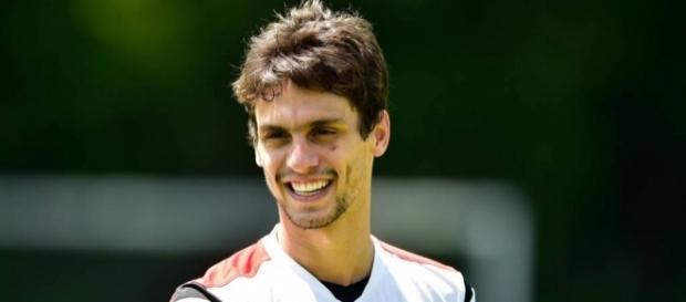 Rodrigo Caio chamou atenção no clássico por belo gesto de fair play (gazetaesportiva.com) Rodrigo Caio chamou atenção no clássico por belo gesto de fair play (gazetaesportiva.com)