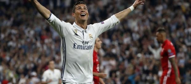 Ronaldo con 3 goles encaminó la eliminatoria. MARCA.com. Ronaldo con 3 goles encaminó la eliminatoria. MARCA.com.
