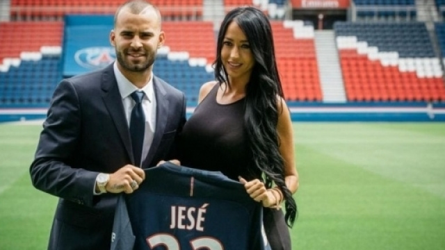 EN IMAGES. PSG : Jesé et sa petite amie au Parc des Princes - Le ... - leparisien.fr