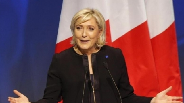 Francia: disordini al comizio per le elezioni tenuto da Marine Le Pen