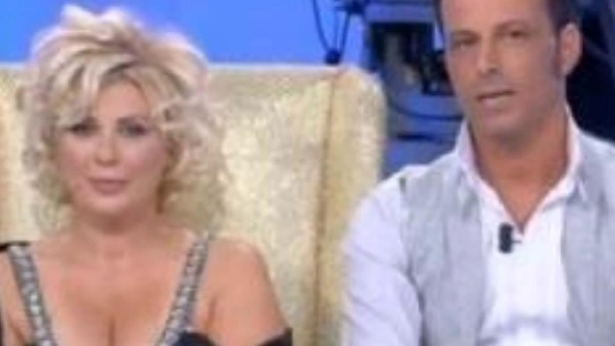 uomini e donne gossip tina cipollari e il marito a sorpresa insieme su canale 5